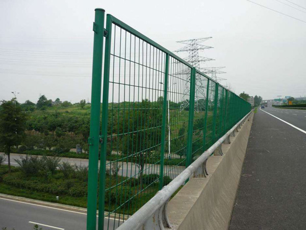 橋梁護(hù)欄1.jpg