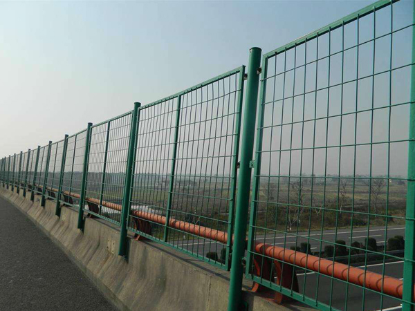 橋梁護欄網(wǎng).jpg